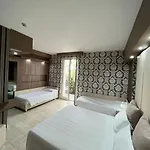 Lafayette 4*