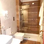 Lafayette Hotell 4*