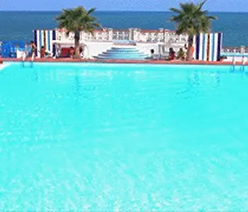 Lafayette Hotel 4*