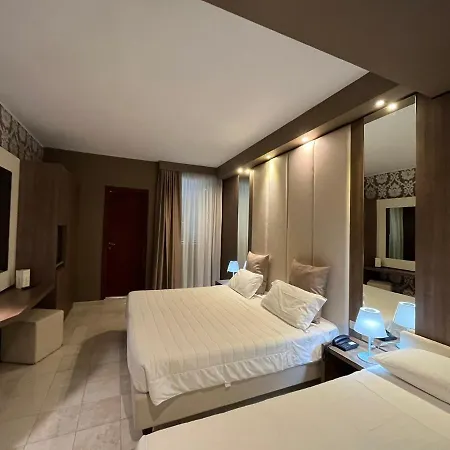מלון Lafayette 4*