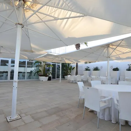 Lafayette Hotel 4*
