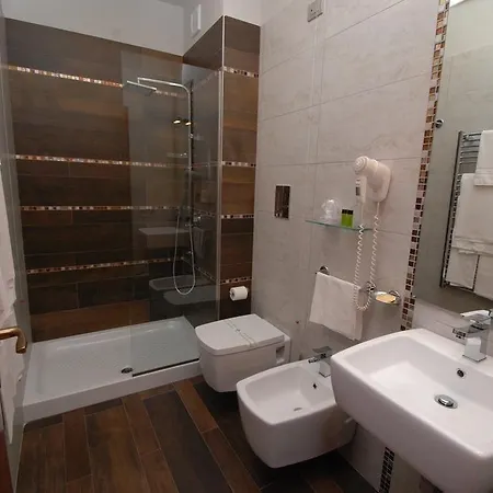 מלון Lafayette 4*