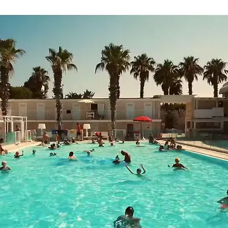 Lafayette 4* ג'ובינאצו